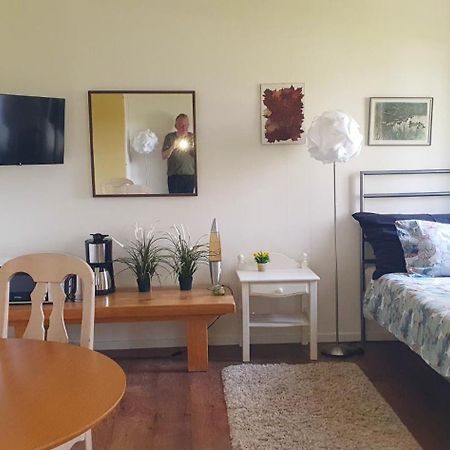 Ekhult Apartments - Ground Floor - Garden And Lake View Ulricehamn Esterno foto