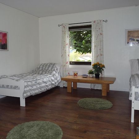 Ekhult Apartments - Ground Floor - Garden And Lake View Ulricehamn Esterno foto