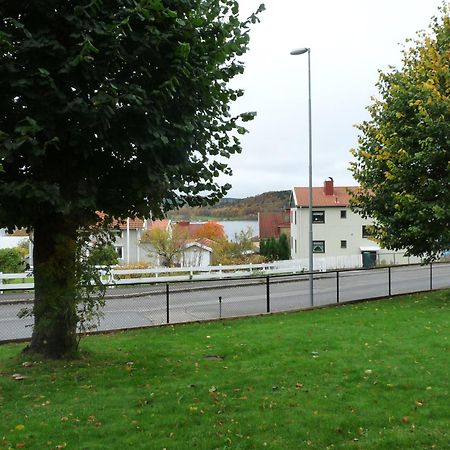 Ekhult Apartments - Ground Floor - Garden And Lake View Ulricehamn Esterno foto