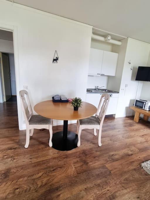 Ekhult Apartments - Ground Floor - Garden And Lake View Ulricehamn Esterno foto
