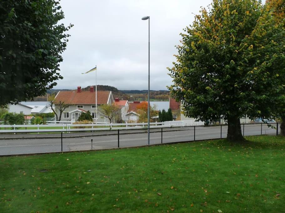 Ekhult Apartments - Ground Floor - Garden And Lake View Ulricehamn Esterno foto